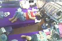 Giải đáp  các câu hỏi thường gặp khi nối mi cho thợ nối mi mới vào nghề