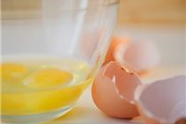 Cách làm trắng da mặt bằng trứng gà