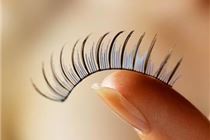 Nối mi có bị rụng mi thật không?