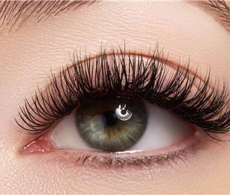 Đôi mắt trở lên quyến rũ sau khi nối mi