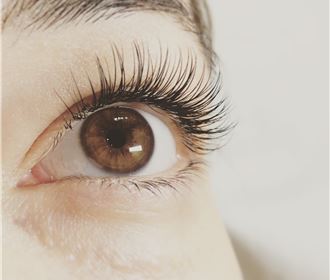 Nhìn xinh hơn hẳn sau khi nối mi nhé