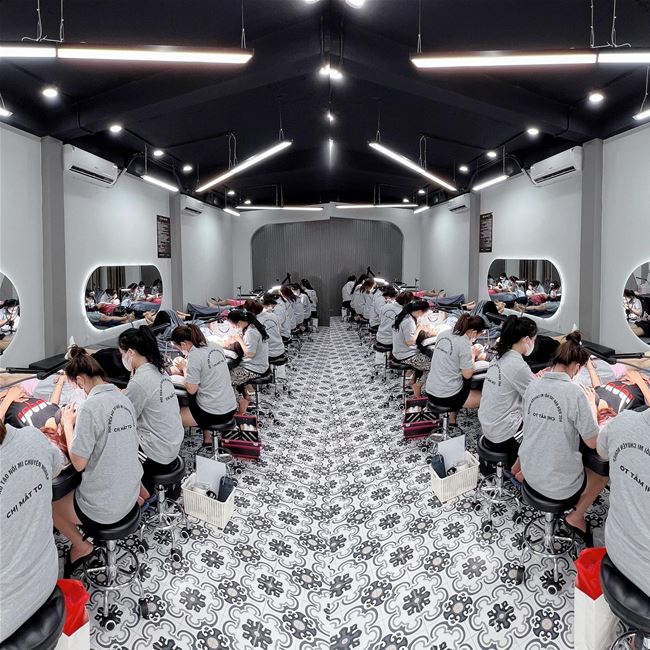 Lớp Học nối mi tịa cs Chị MẮT To