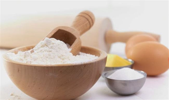 Đắp mặt nạ tự nhiên làm trắng da từ bột mì