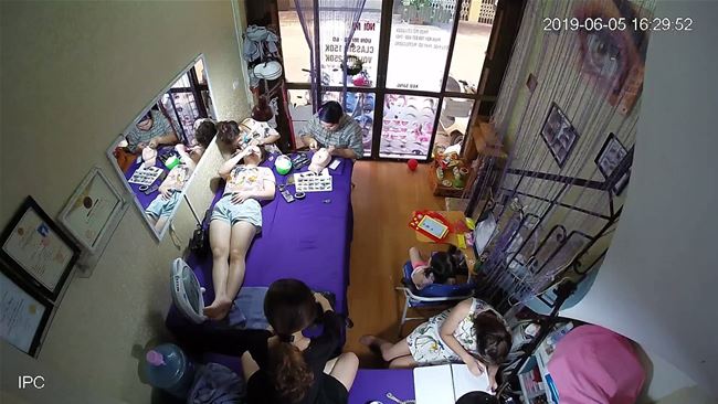 học viên thực hành trên mẫu thật