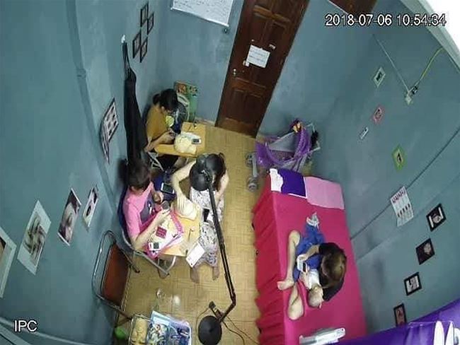 khóa học nối mi chỉ kèm dạy tốt đa 2 bạn để đẩm bảo chất lượng khóa học nối mi chỉ kèm dạy tốt đa 2 bạn để đẩm bảo chất lượng