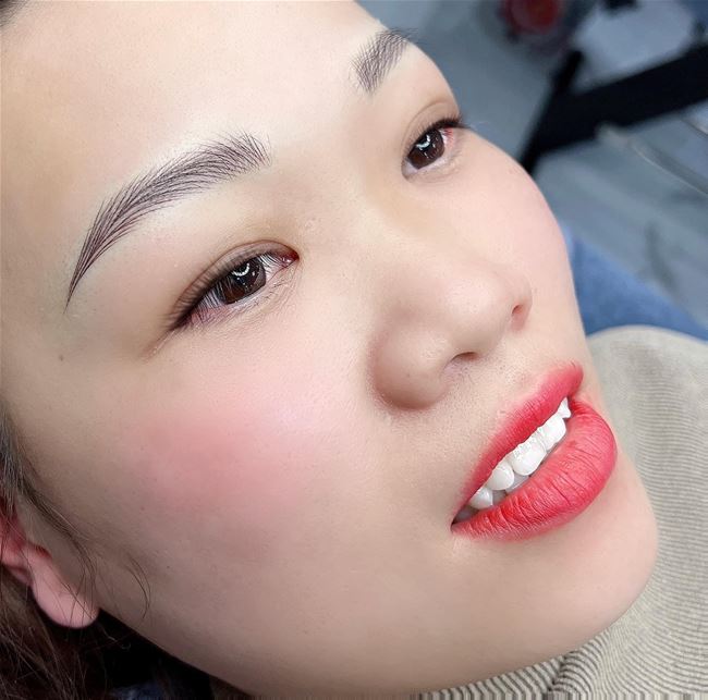 Sợi hairstrock và sợi điêu khắc bằng dao đều rất đep