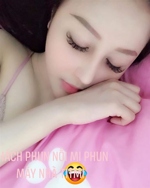 Nối Mi đến ngủ cũng xinh luôn